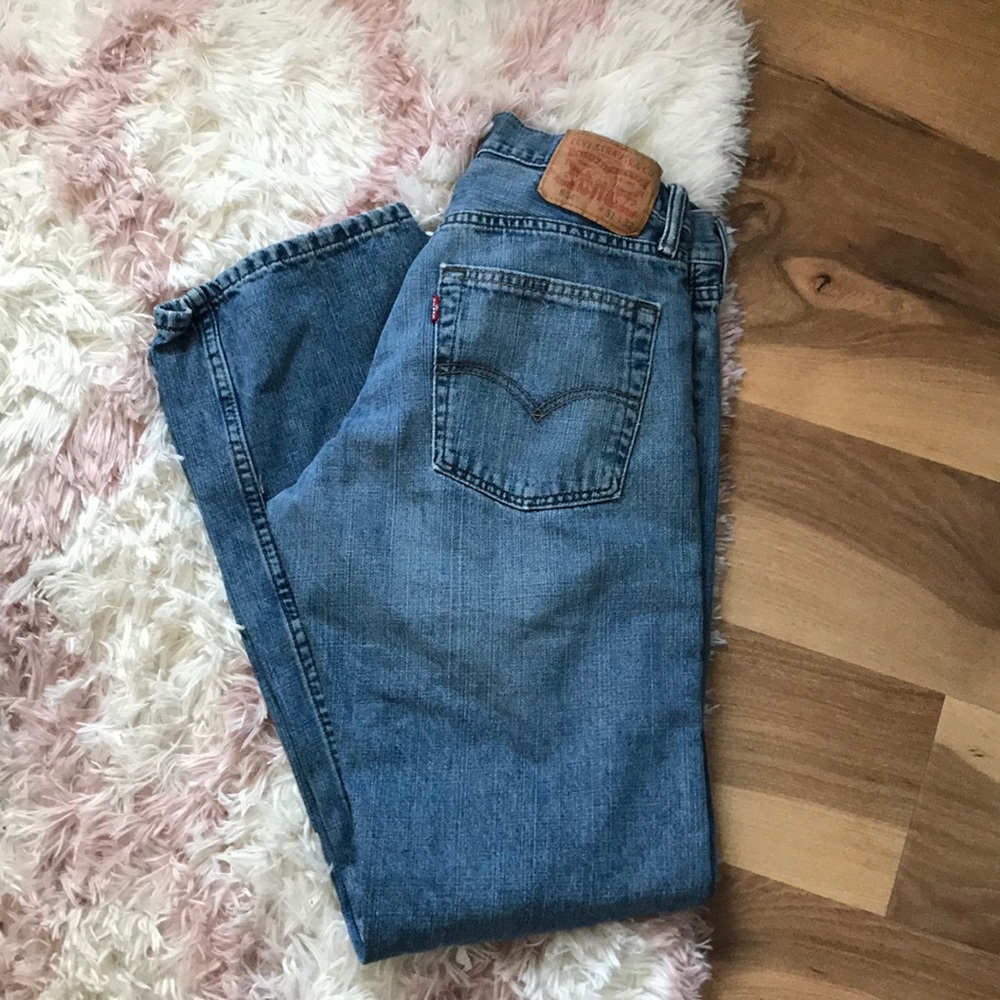 Levi’s 514. Straight fit